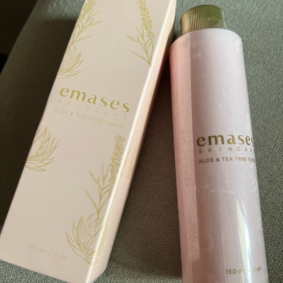 Aloe & Tea Tree Toner - Picture 1 of 3